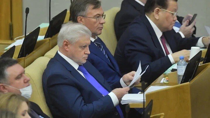 "За маски брали больше": в соцсетях удивились штрафам за уравнивание СССР с нацистской Германией