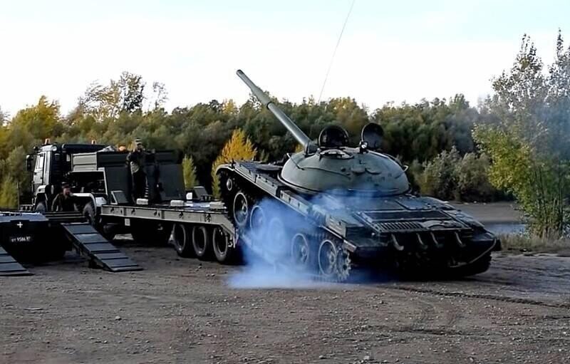 Зачем России понадобились старые Т-62?
