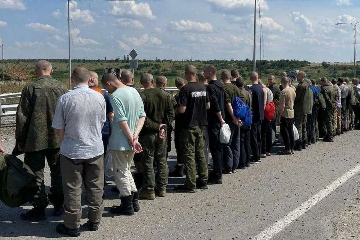 Кто «азовцев» взял в плен, тот их судьбу и решит