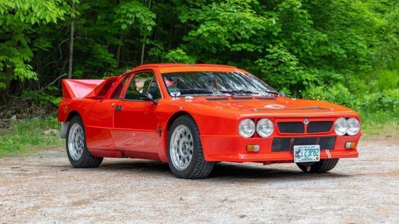 Lancia Rally 037 1982 года выпуска, разрешенная для использования на дорогах