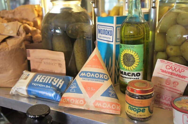 Колбаса из мяса, крабовые палочки из краба и настоящий пломбир