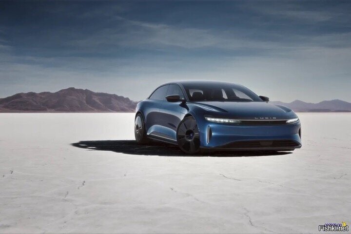 Скоростная электричка Lucid Air Sapphire Edition