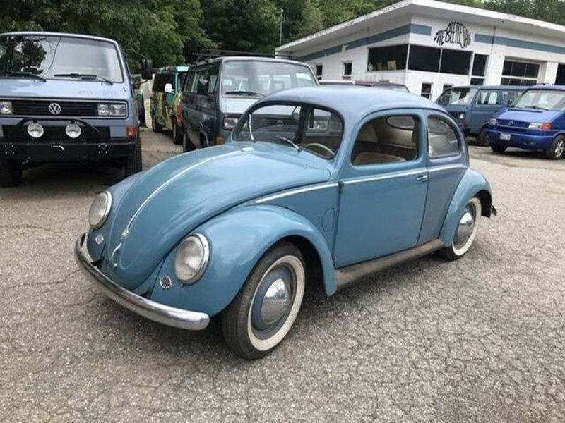 Ценный Volkswagen Beetle 1952 года с раздельным задним окном