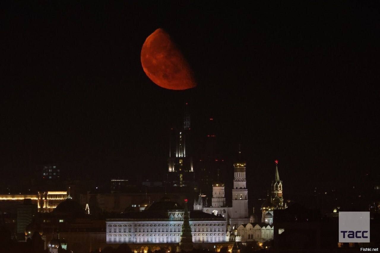 Узелок от черных желаний замок от разлуки на красной нитке с фото