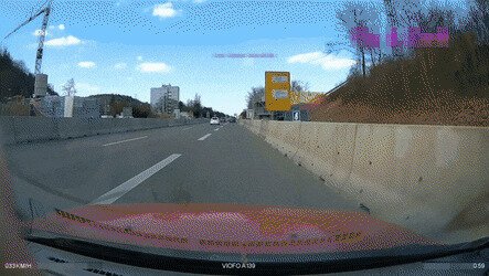 100%: женщина за рулём + коробка автомат + телефон в руке + ватсап (телеграмм...