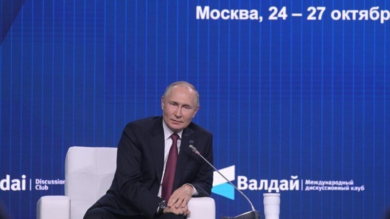 Владимир Путин на заседании куба "Валдай" рассказал анекдот про замерзающего европейского мальчика