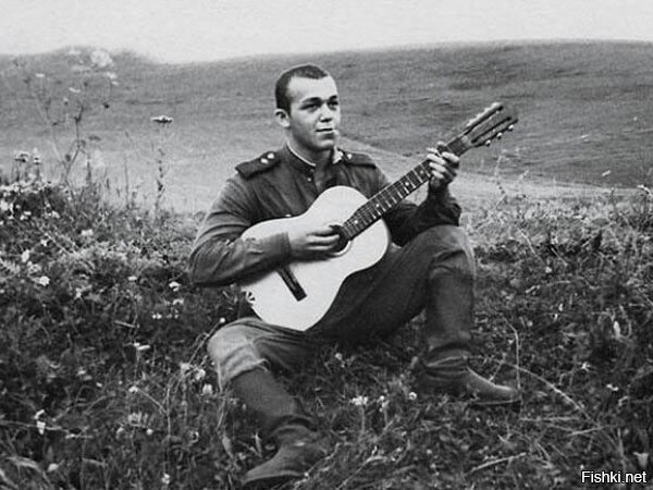 Иосиф Кобзон во время службы в армии 1958 год