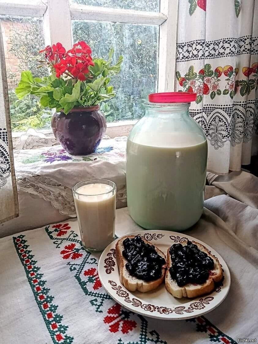 Просто стакан молока , а сколько за ним воспоминаний )