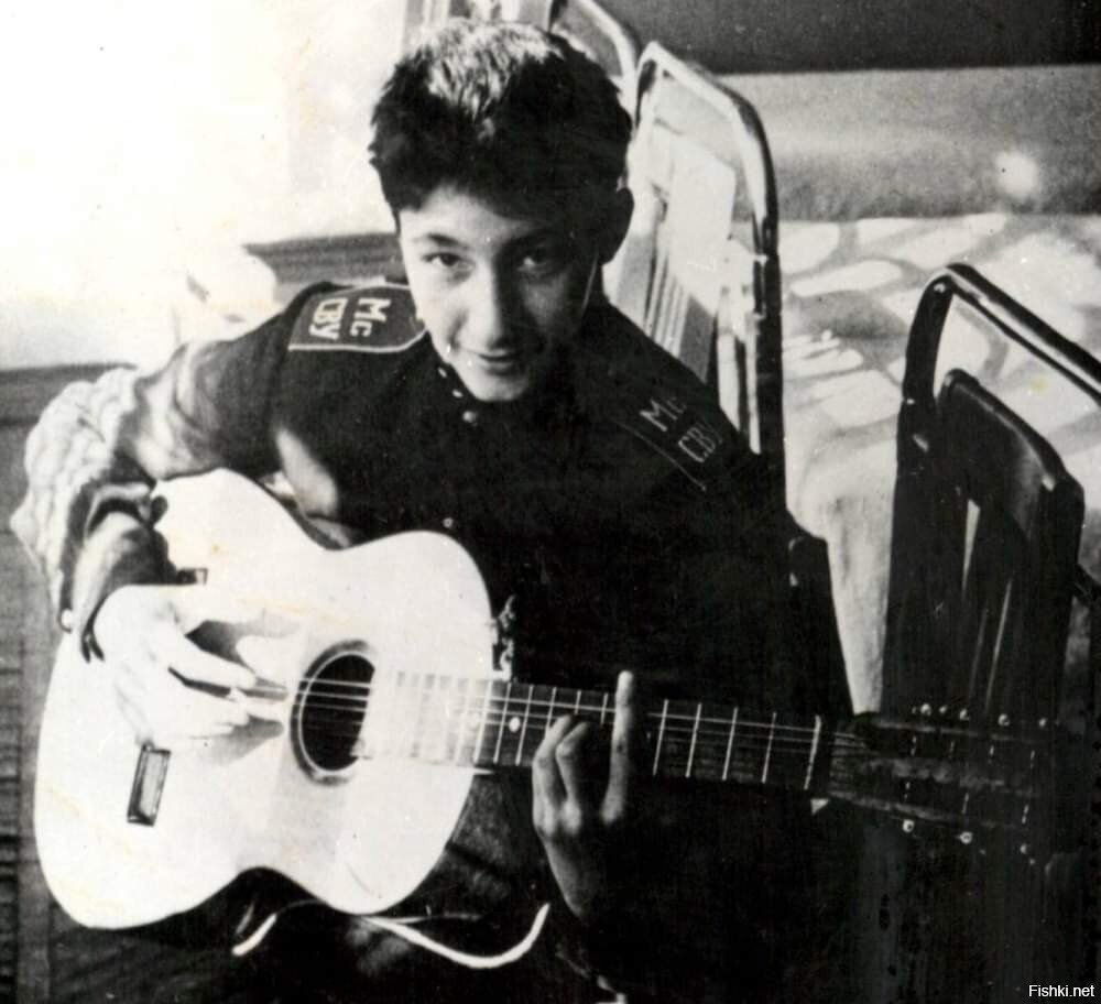 Курсант Московского Суворовского военного училища Анастас Микоян, он же Стас ...