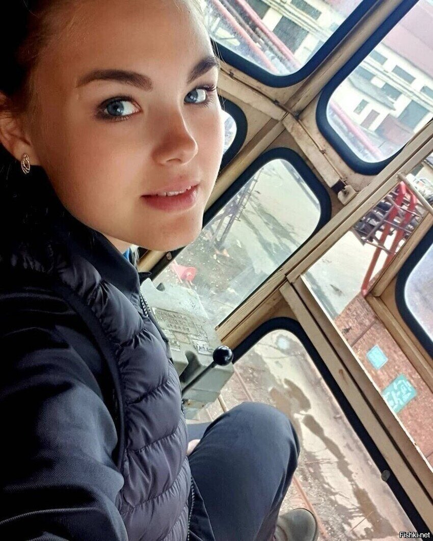 Крановщица