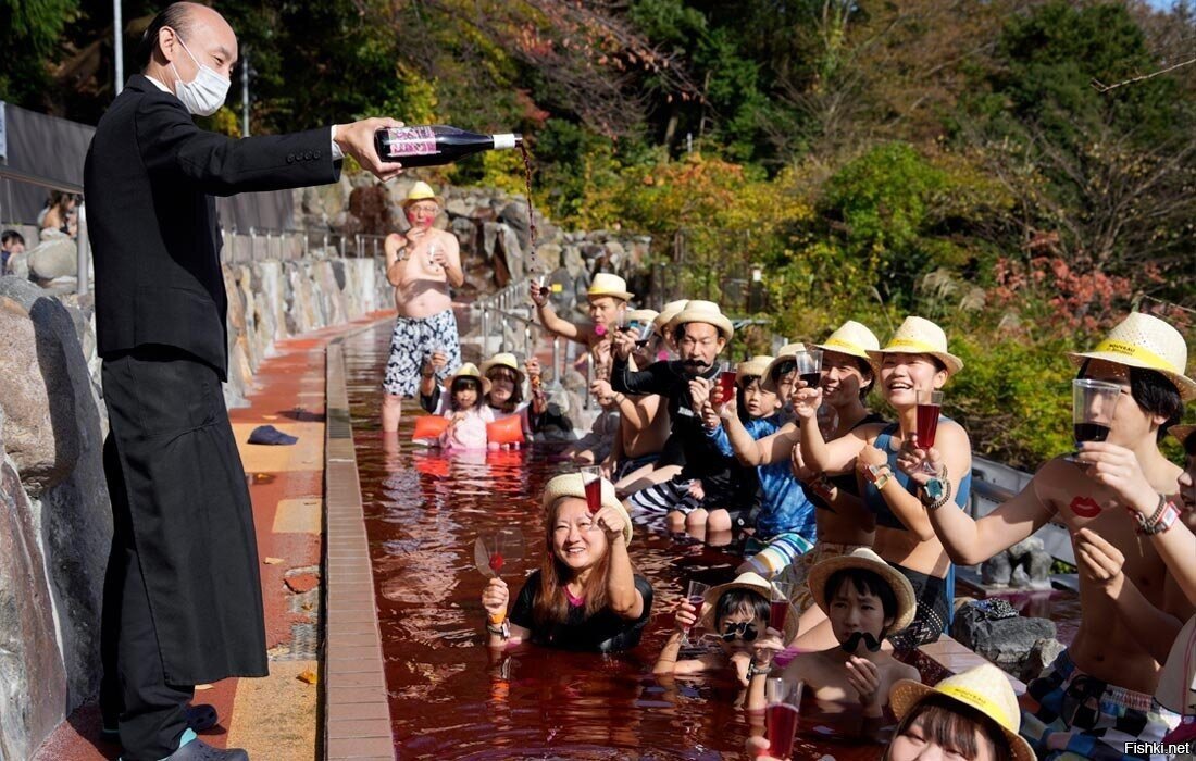 у японцев тоже пятница