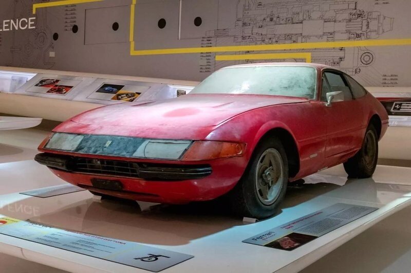 В музее Ferrari выставили редкий 365 GTB/4 Daytona 1969-го года, который всё еще находится в состоянии «амбарной находки»