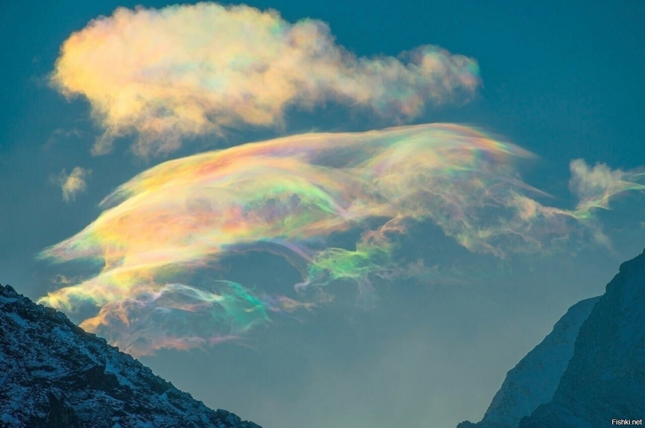 Heобычные радужные облака