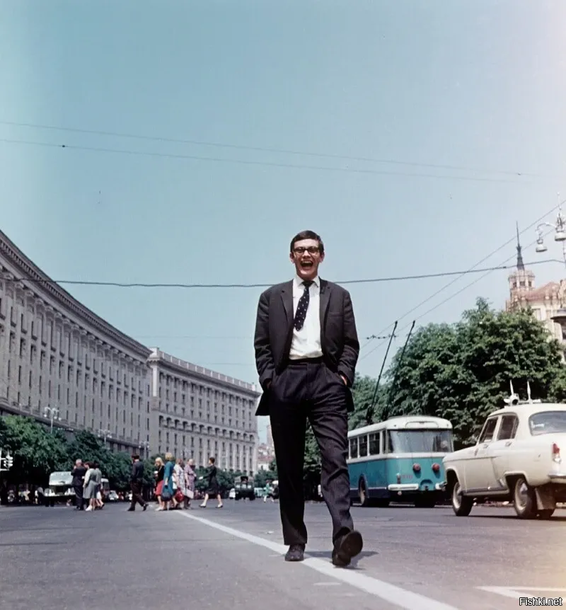 А я иду, шагаю по