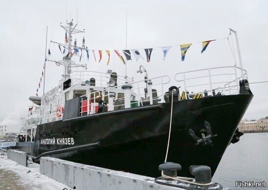 24 ноября в Санкт-Петербурге на Английской набережной состоялся подъем флага ...