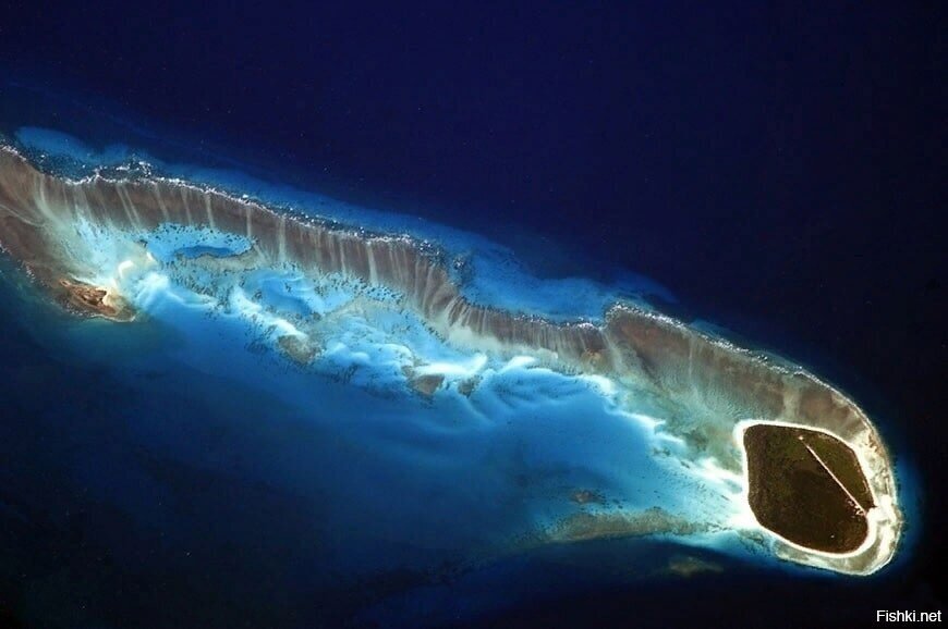 Остров Гранд-Глорьёз, входящий в состав Коморского архипелага неподалёку от М...