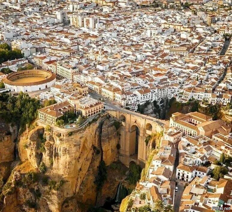 Ронда – город в испанской провинции Малага в Андалусии