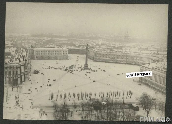 Петербург был странным еще в 1928 году: любуемся на пентаграмму посреди Дворц...