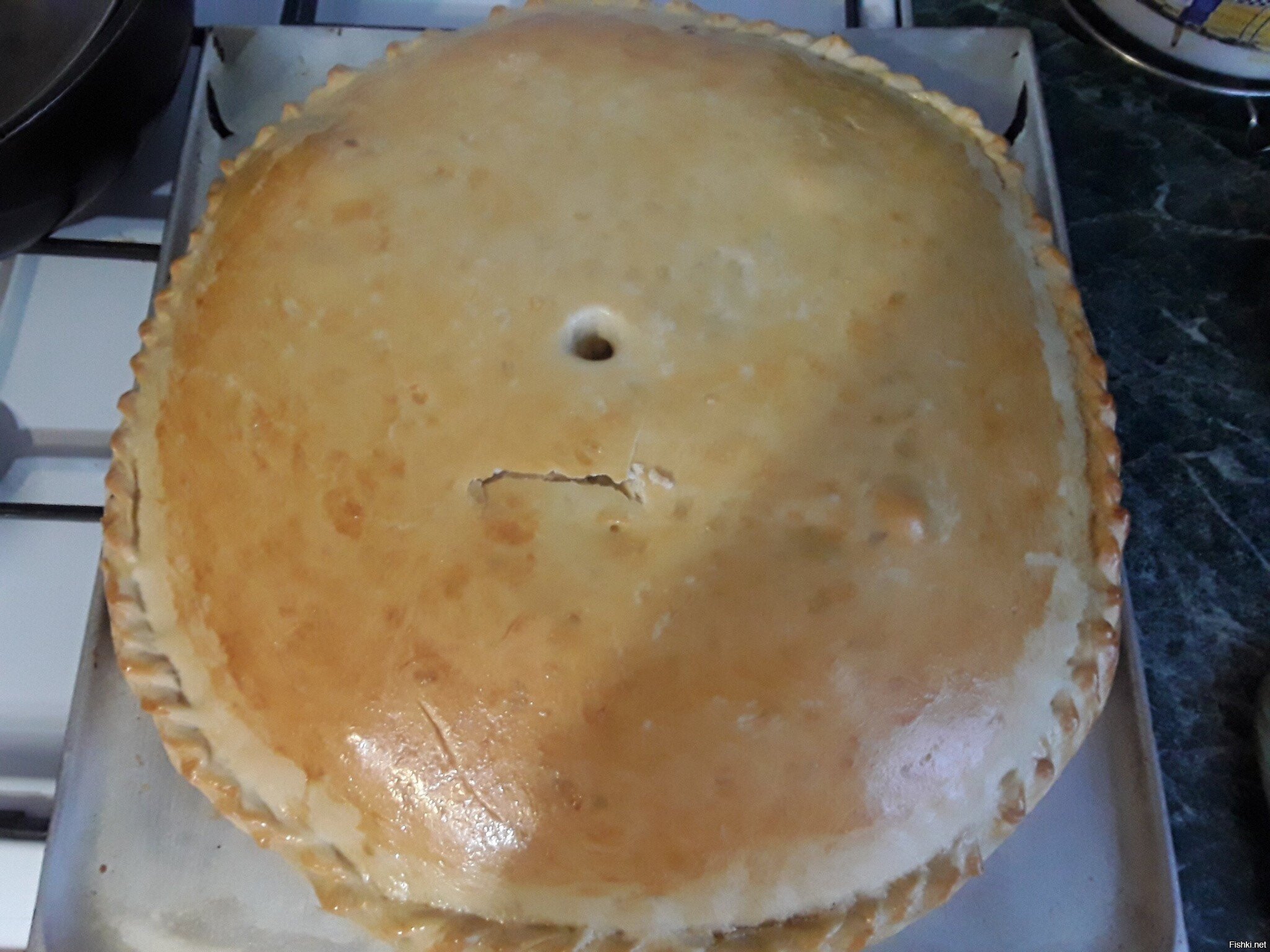 Моя испекла, начинка:  - капуста, сало