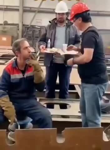 Когда ты не заменим и тебя выдернули с отпуска)))