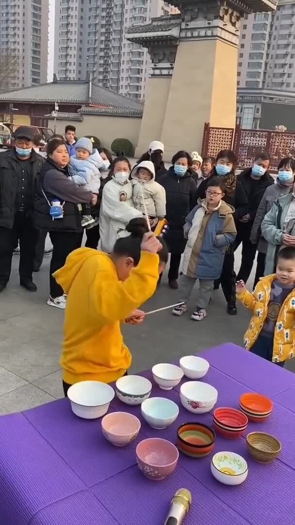 Классно сыграла, девочка в Шанхае