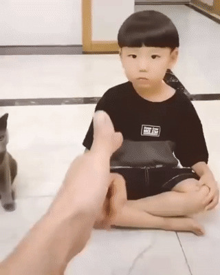 - Ну ладно, умираю, умираю, только жрать дайте