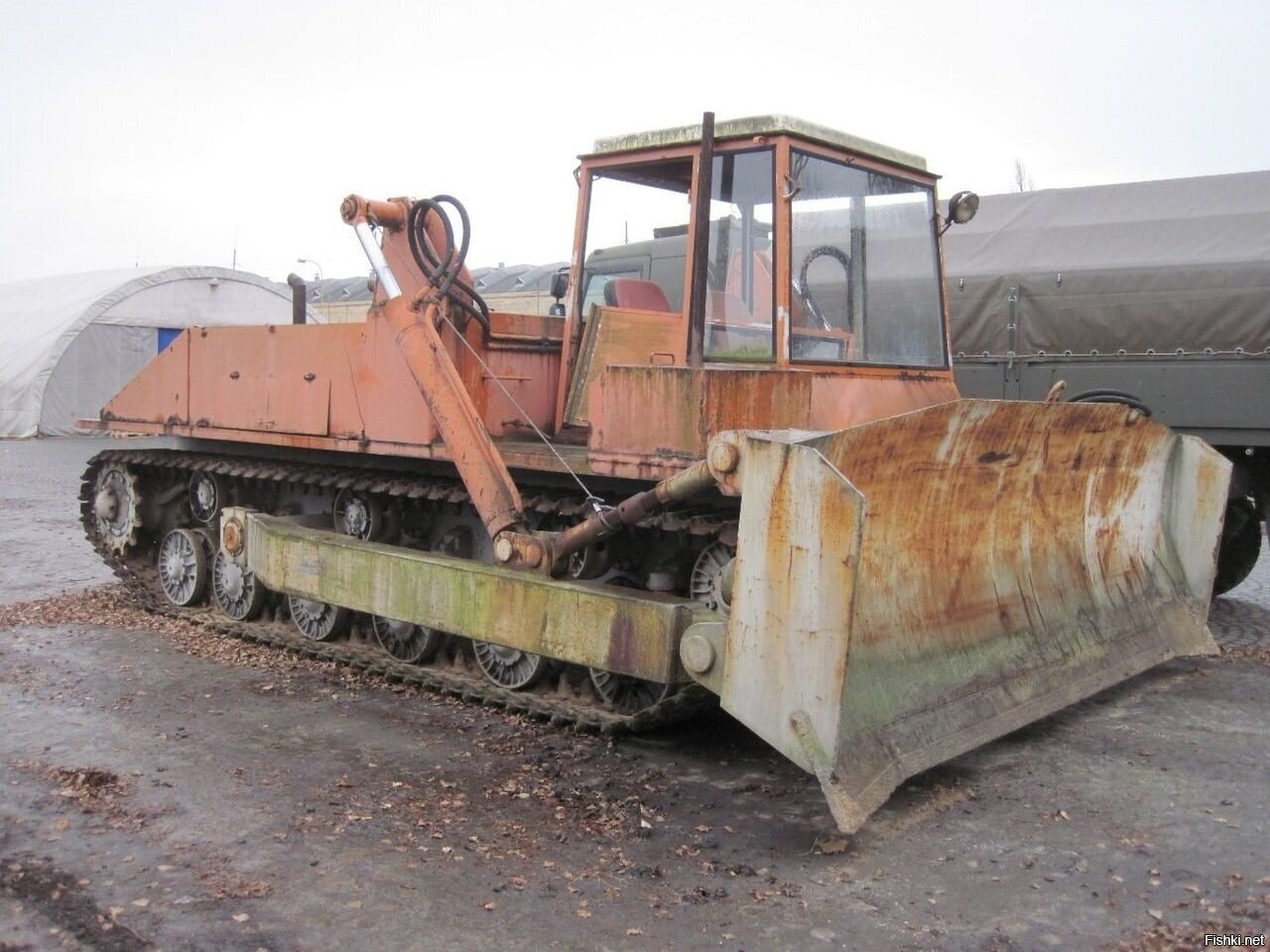 Чехословацкий бульдозер на базе "Зверобоя" (ИСУ-152)