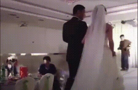 Гости - веселые, фотограф - прикольный снайпер, а за тамаду и подумать страшно