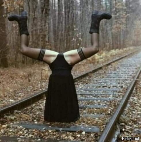 Галочку не поставил потому что не эротика а чёртичто