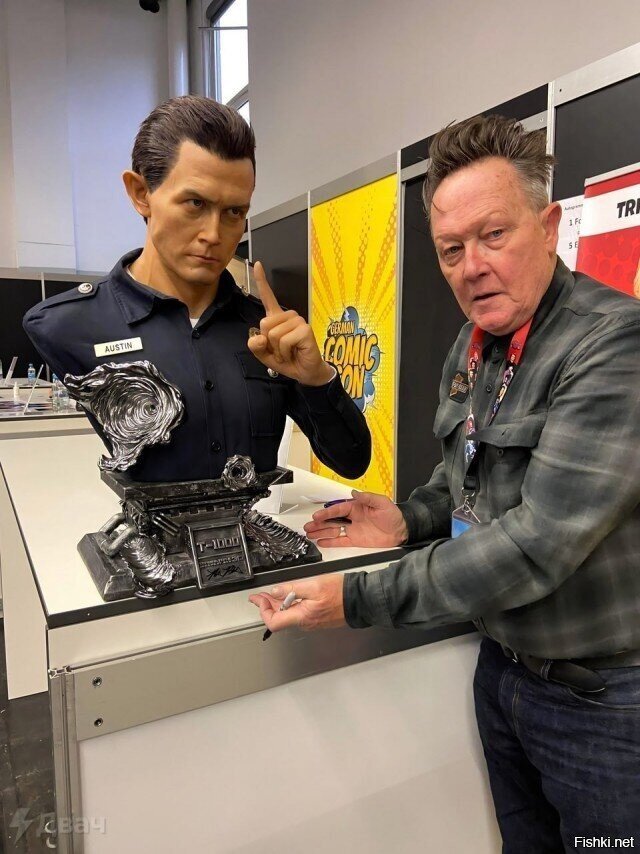 64-летний Роберт Патрик и бюст Т-1000 на прошедшем Comic-Con в Германии