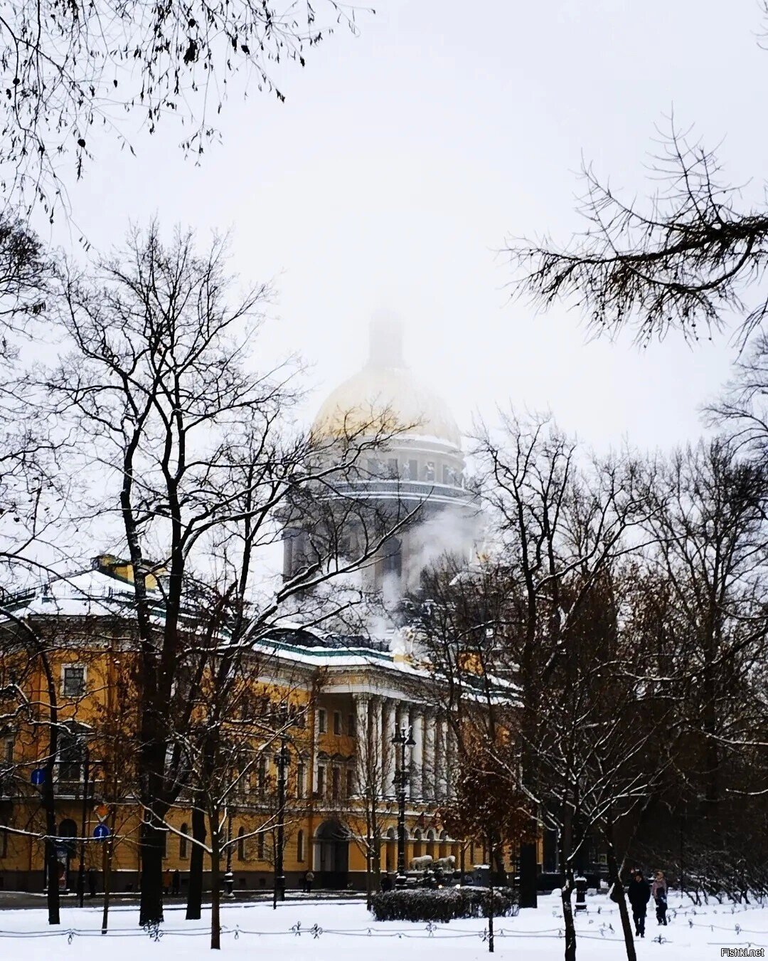 Сегодня Исаакий в дымке тумана