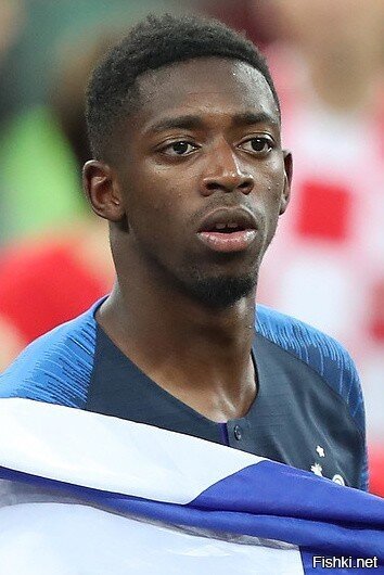 Сейчас идет игра по футболу между командами Англии и Франции, счет на 72-м ми...