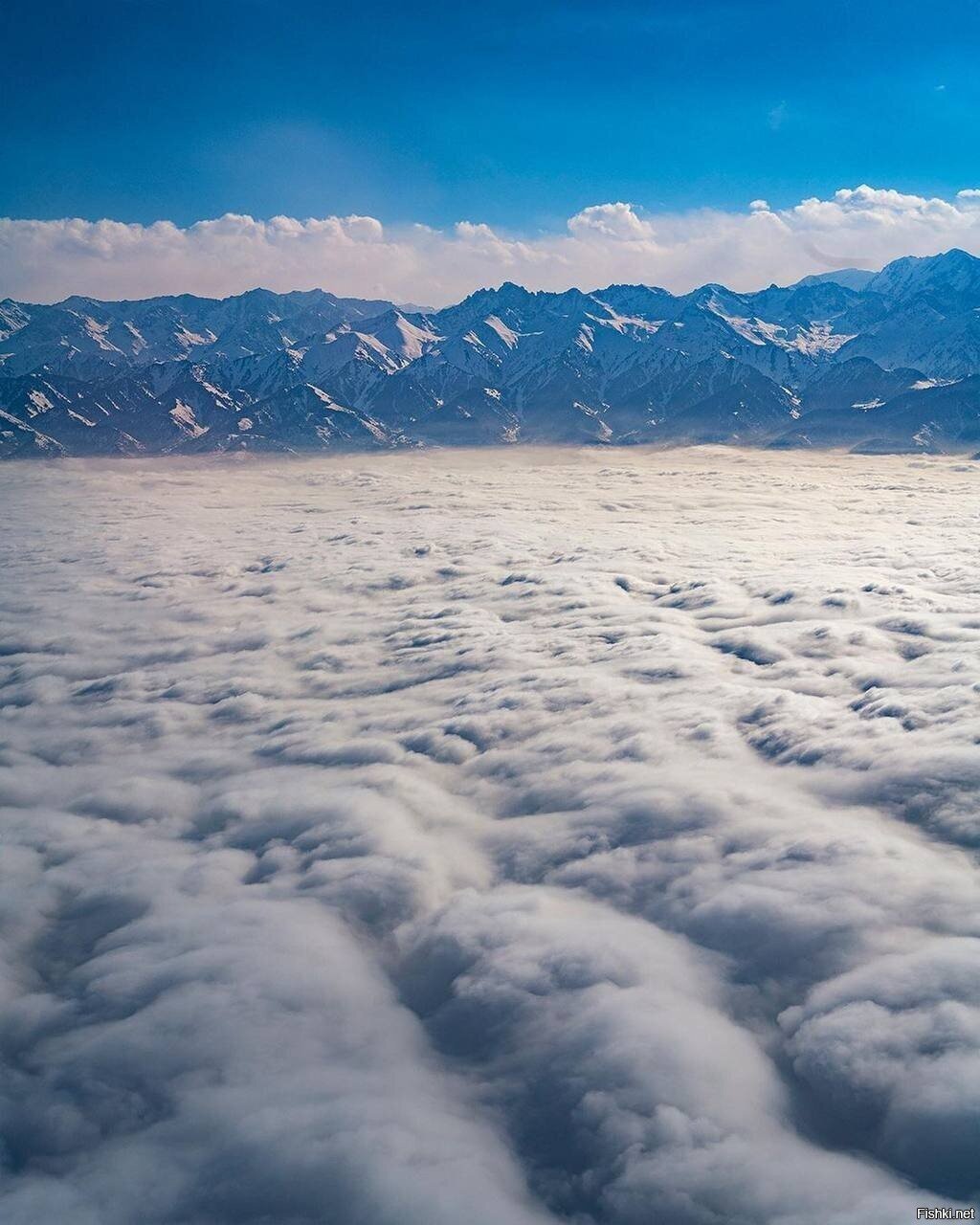 Алма-атинские горы с самолета