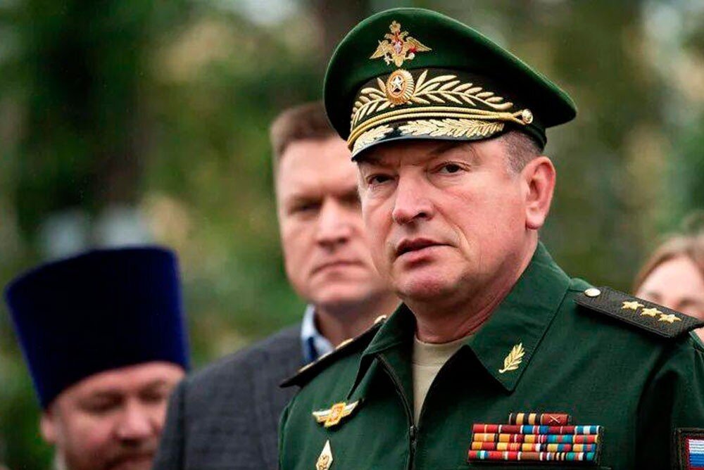 Минобороны своих не бросает: генерал-неудачник Лапин назначен начштаба Сухопутных войск