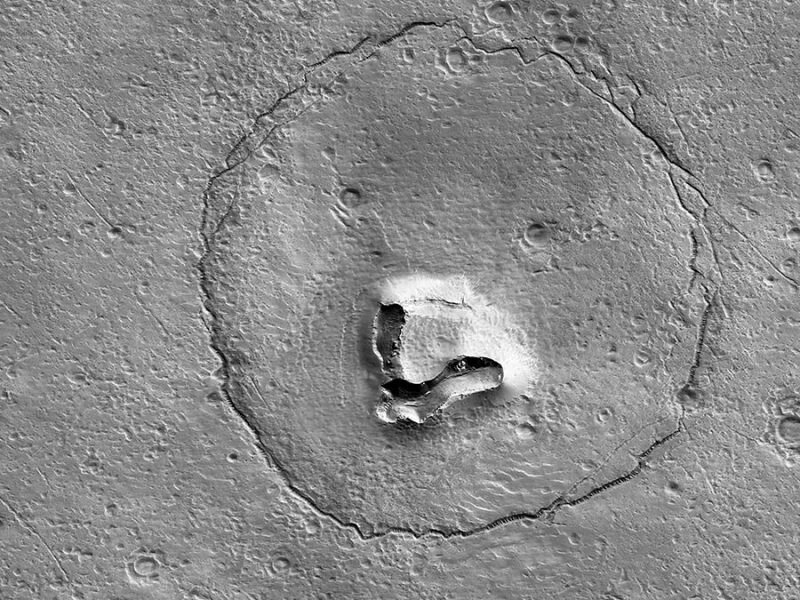 NASA обнаружило на Марсе камни, похожие на плюшевого мишку