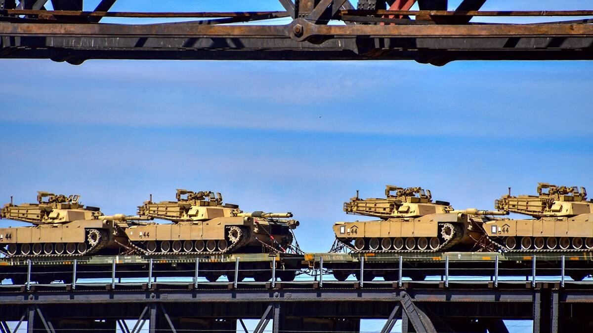 «Абрамсы» будут, но потом: США перенесли сроки поставки своих танков на Украину