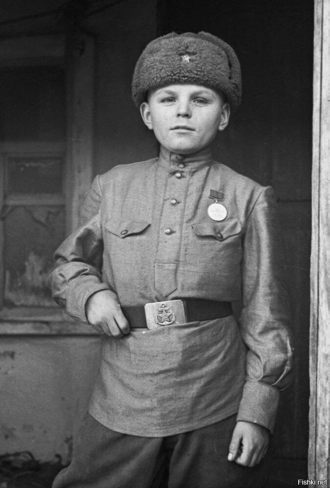 Женя Серегин, 14 лет, награжден медалью "За отвагу"