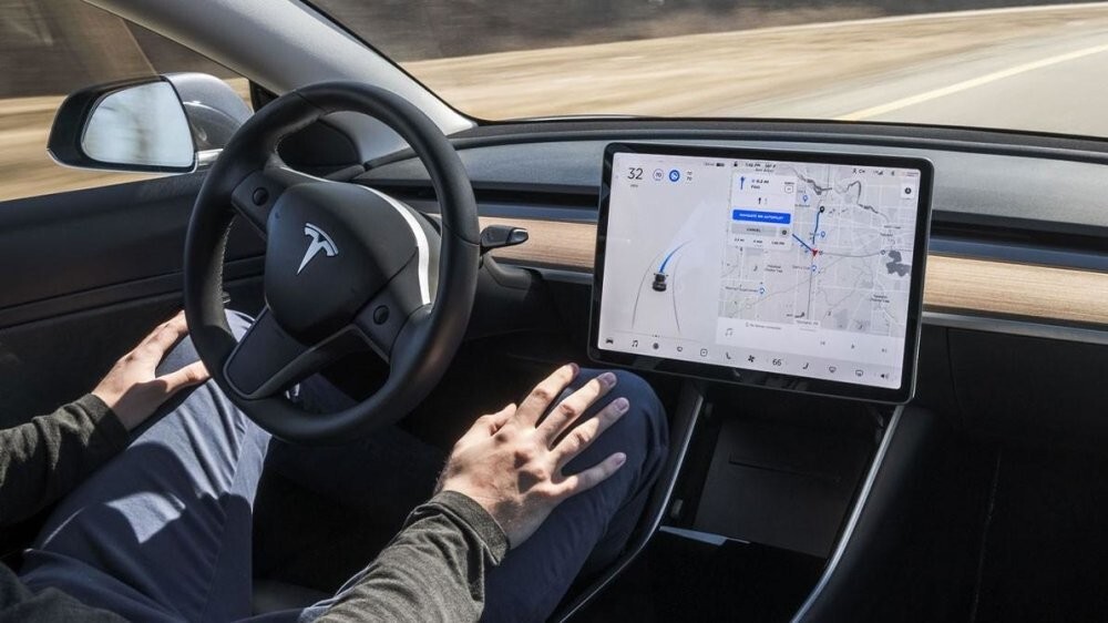 В электромобиле Tesla нашли скрытый режим «Elon Mode»
