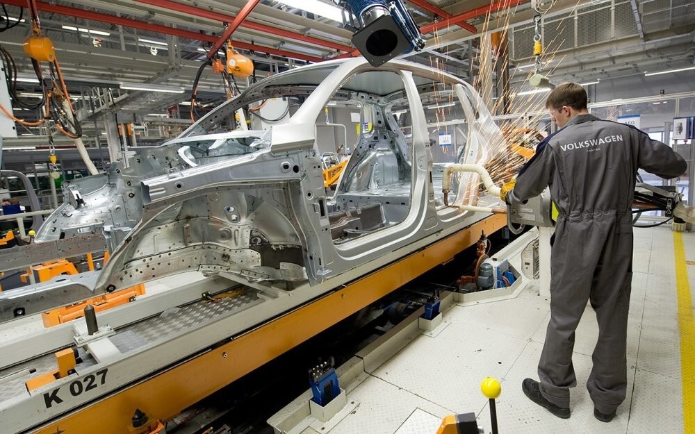 Калужские автозаводы Volkswagen, Peugeot-Citroen и Volvo возобновят работу в этом году
