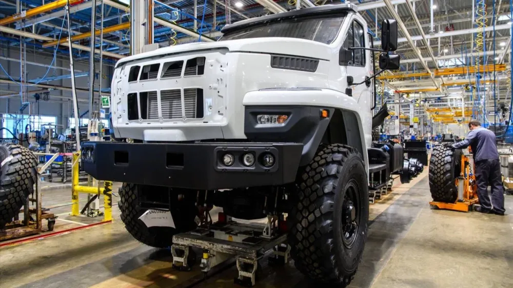 На бывшем заводе Volvo в Калуге запустили производство Уралов