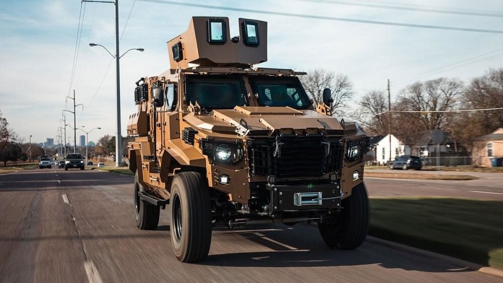 Ford Super Duty превратили в военный броневик для дорог общего пользования