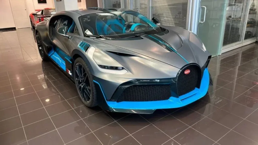 В Москве выставили на продажу гиперкар Bugatti Divo за 1 миллиард рублей