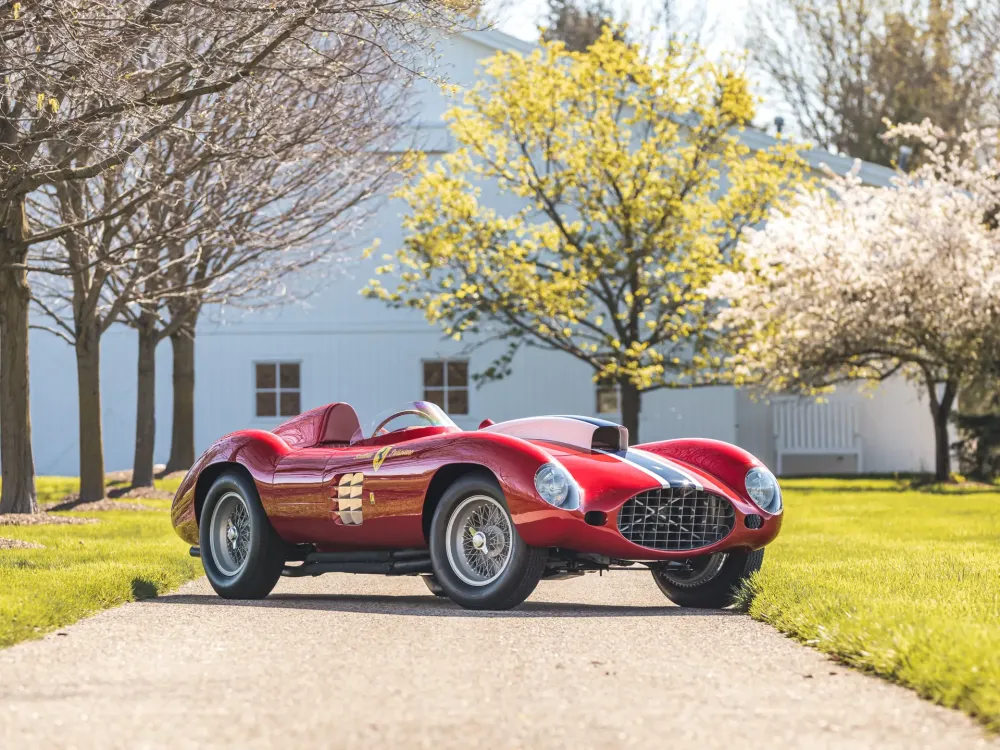 Уникальный спорткар Ferrari 410 Sport Spider 1955 года оценили в 1,28 миллиарда рублей