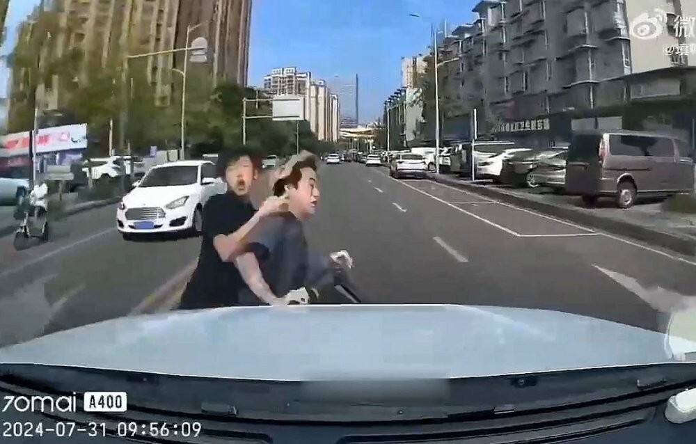 Сами себя наказали за нарушение ПДД