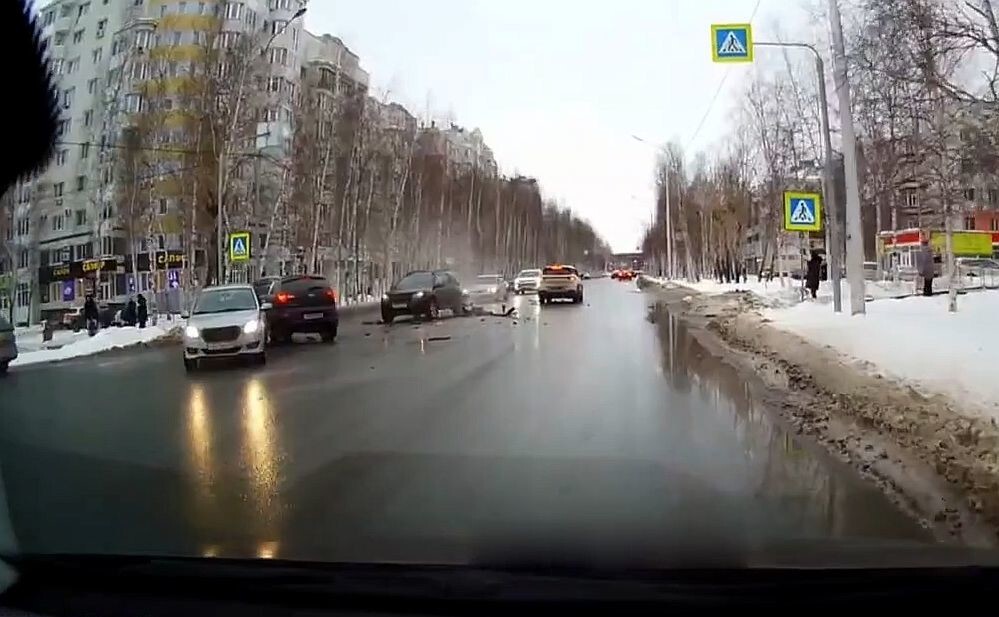4 машины разом