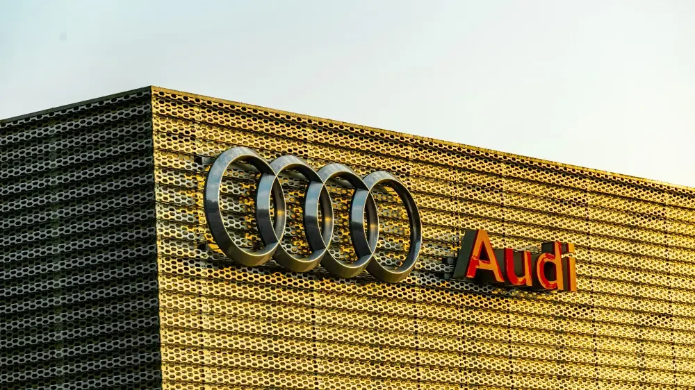 Audi закрывает один из крупнейших заводов, а Volkswagen переносит производство из Германии