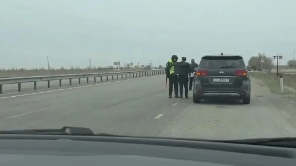 "Рэкет в погонах" - полицейских уволили после видео блогеров