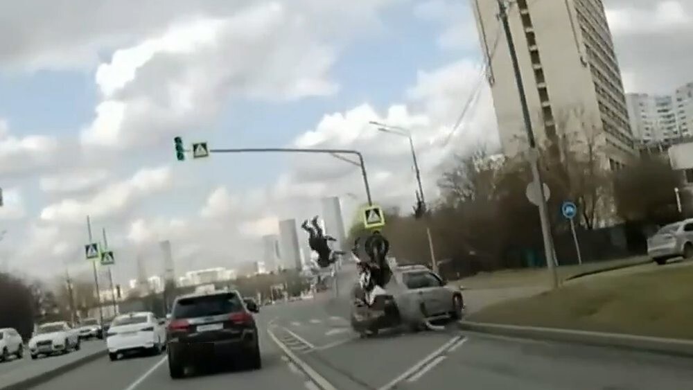 Полёт мотоциклиста в Москве