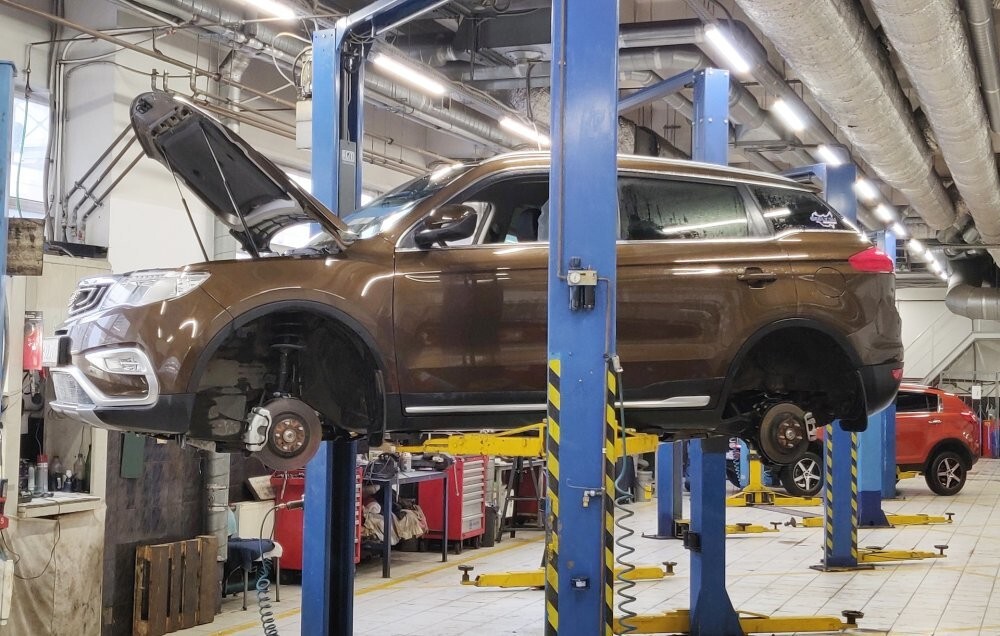 Около 50% китайских автомобилей сдают на ремонт по гарантии. Вместо мастеров салоны набирают юристов