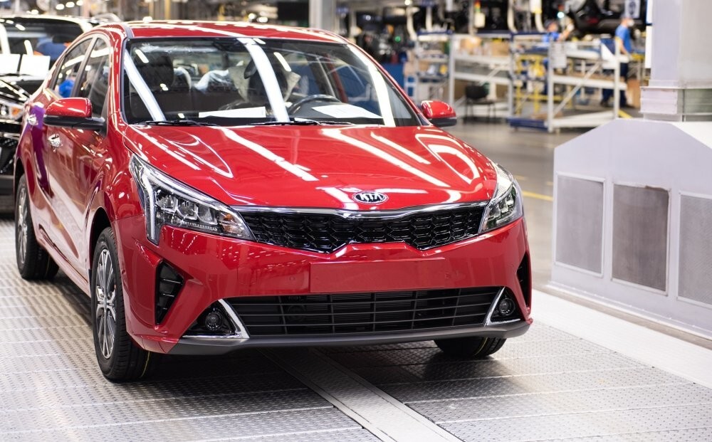 Kia возвращается в Россию. Компания поставила план по продажам на 2025 год